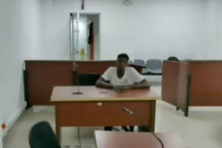 Fue capturado el hombre que intentó asfixiar a su padre para quitarle 500 mil pesos.
