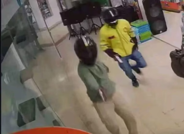Un ataque sicarial ocurrido en el centro comercial Gran Centro El Parque de Sincelejo dejó como saldo la trágica muerte de dos comerciantes