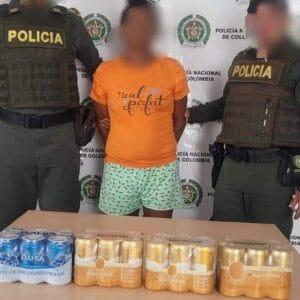 mujer detenida en tolu Tolú: detenida mujer por intento de robo de cervezas en tienda D1