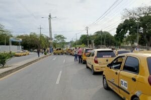 Taxistas en Sincelejo bloqueron la Troncal de Occidente