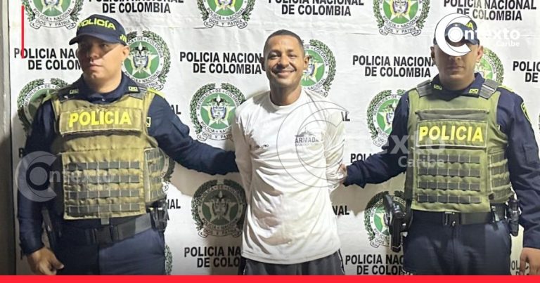 Hombre capturado en Magangué aparece riendo tras amenazar a su expareja con machete y agredir a un perro
