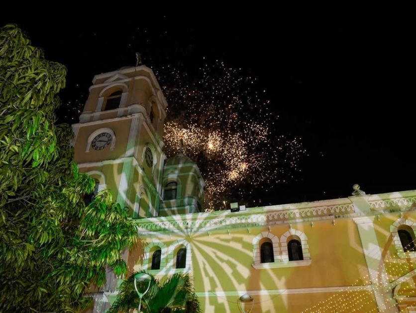 navidad en sincelejo sucre Centro histórico de Sincelejo iluminado en Navidad 2025 con figuras, adornos y decoración navideña