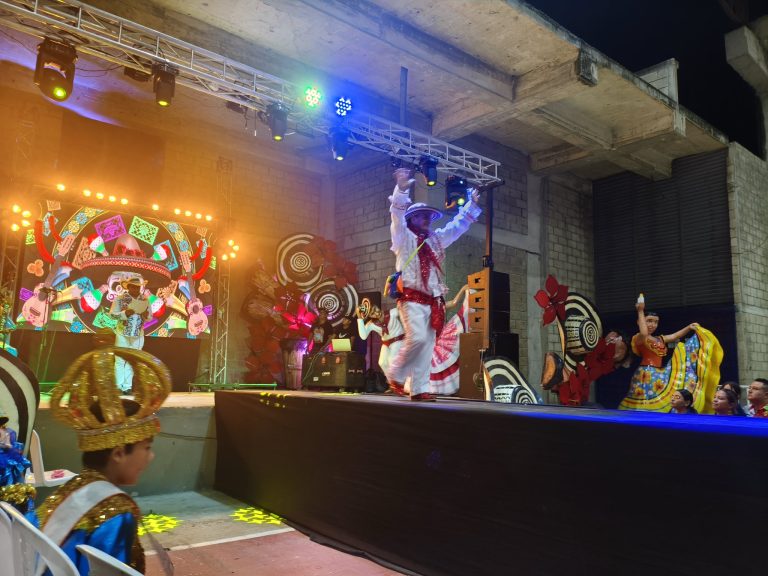 El Carnaval de Corozal, inició con los niños y terminó en desmanes