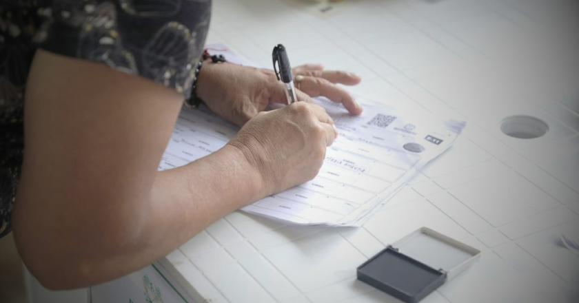 Colombianos en el exterior podrán votar sin importar su estatus migratorio