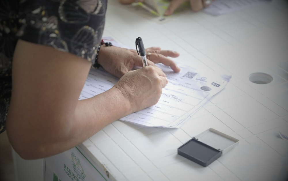 Colombianos en el exterior podrán votar sin importar su estatus migratorio