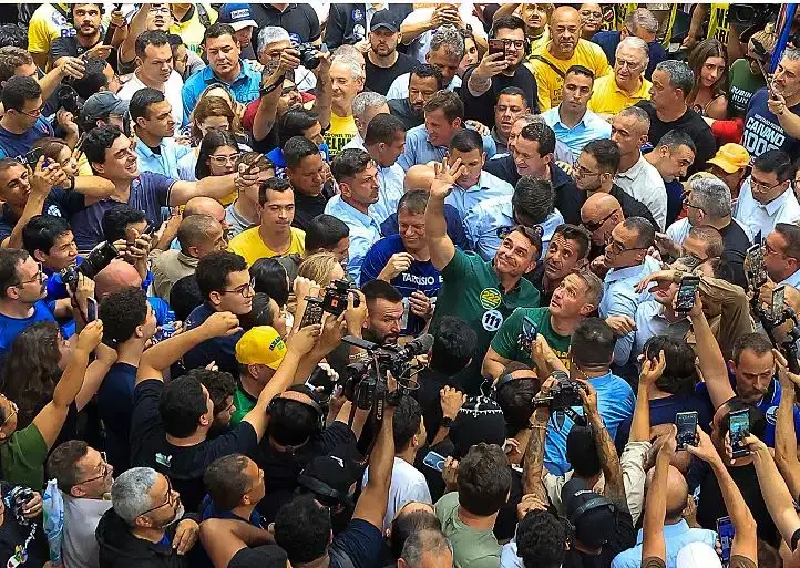 ¡La derecha toma ventaja en Brasil! Lula y Flávio Bolsonaro se disputarán la Presidencia en segunda vuelta